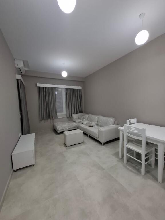 Super ap 1+1 at birra tirana (henke residence)