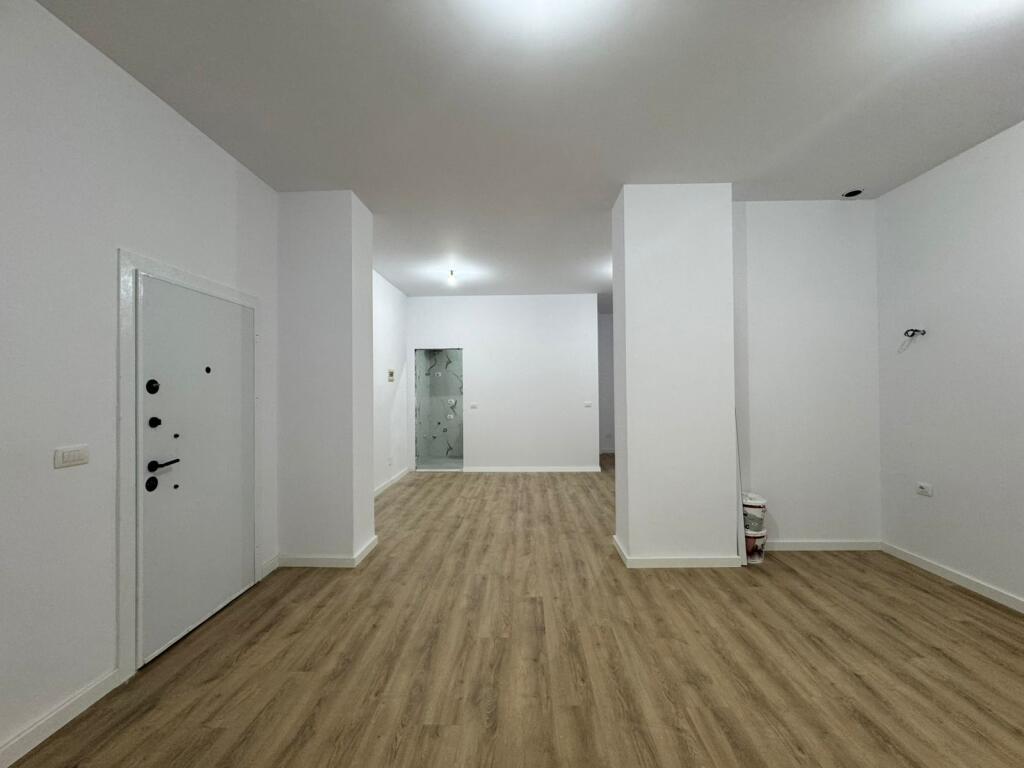 SHITET APARTAMENT AFER SHKOLLES BAJRAM CURRI