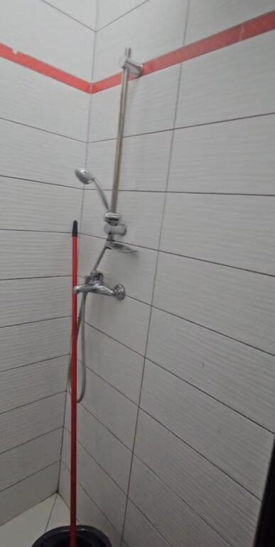 Jepet me qera garsoniere , ne zonen e 21Dhjetorit , prane Mozaikut