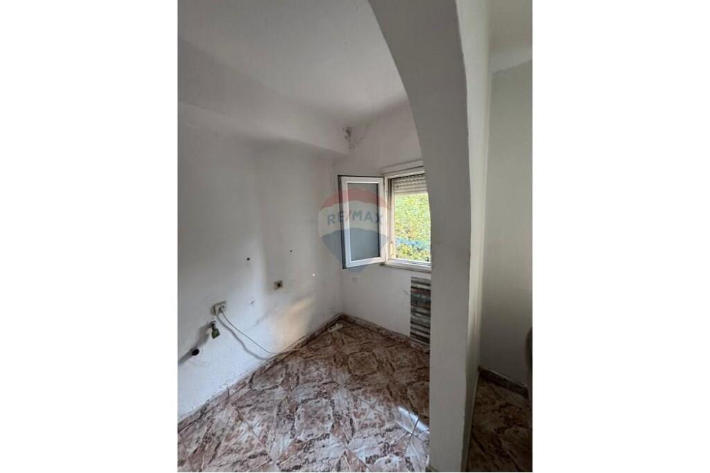APARTMENT 1+1, MYSLYM SHYRI STREET