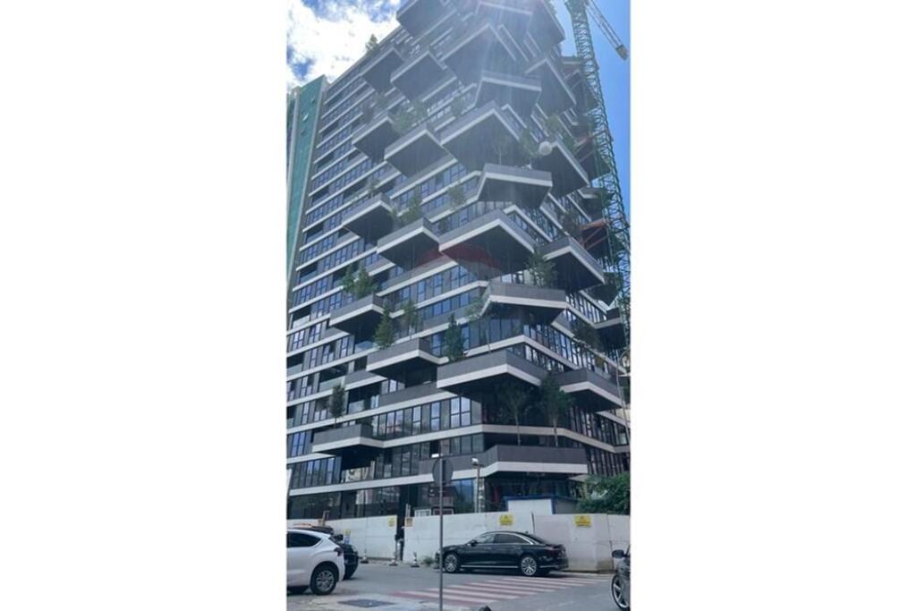 Ambient Zyre per qira, Vertical Forest Tirana!