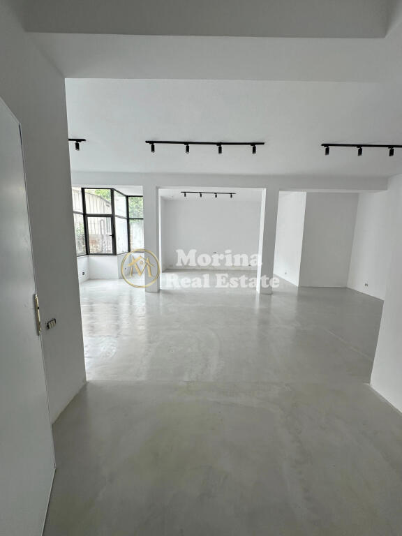 Rent, Business Premises, Center — il Gusto Restaurant, 1000 Euro/Month