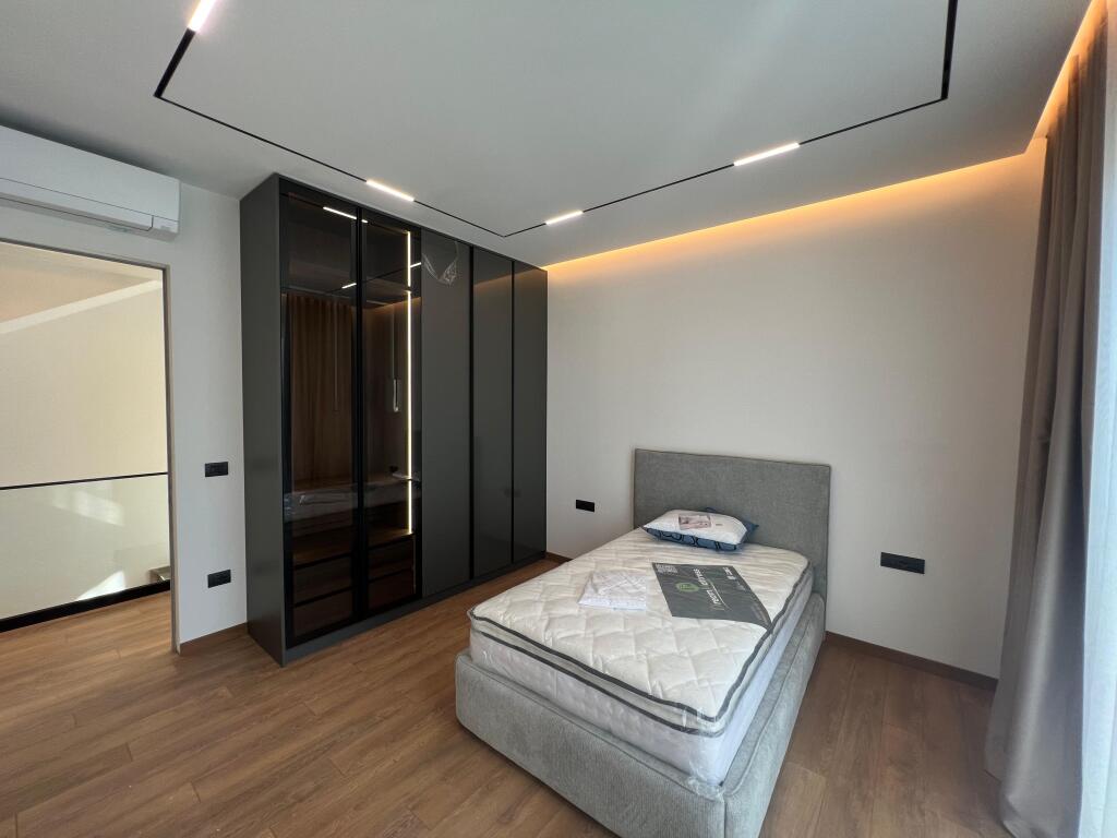📣 FOR RENT Adjoined Villa, Dry Lake