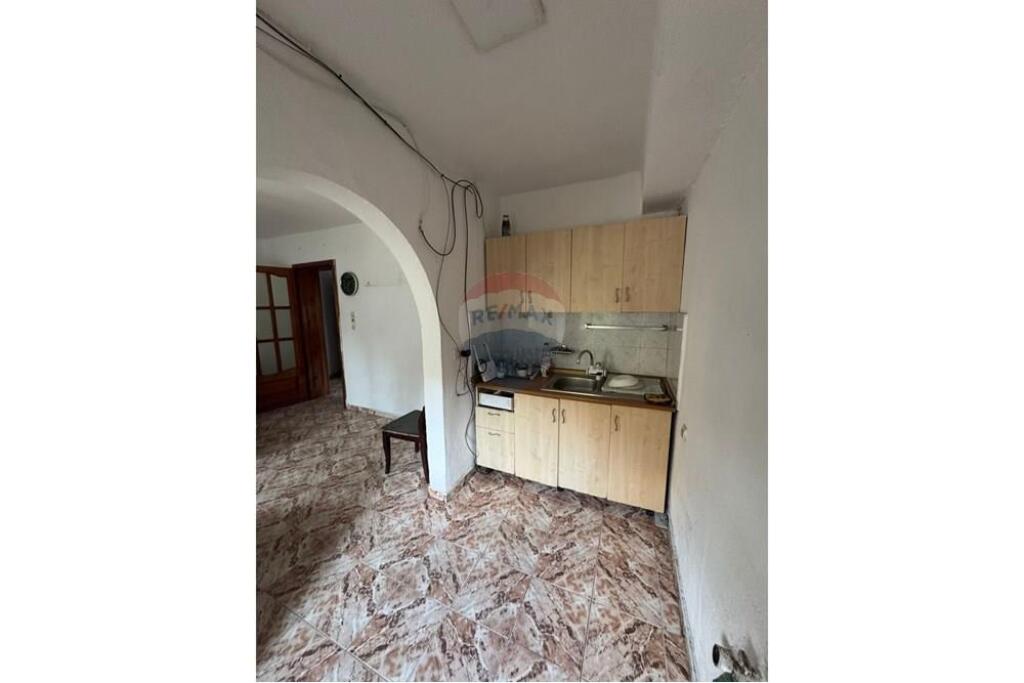 APARTMENT 1+1, MYSLYM SHYRI STREET
