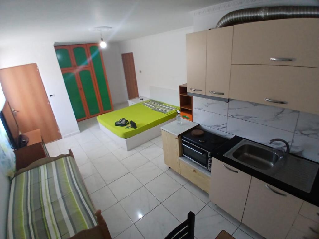 Studio apartment for rent, in the 21Dhjetorit area, near Mozaikut