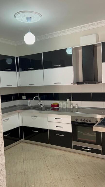 Shitet Apartament 2+1–Vetëm 200 metra nga plazhi