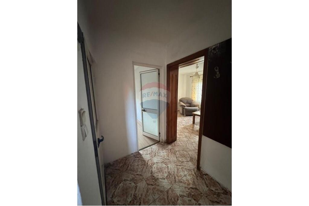 APARTMENT 1+1, MYSLYM SHYRI STREET