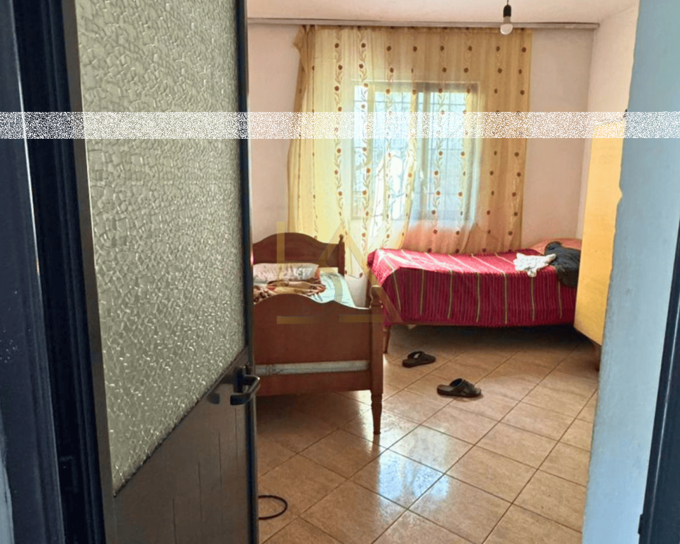Villa su 3 Piani in Vendita – Vorë