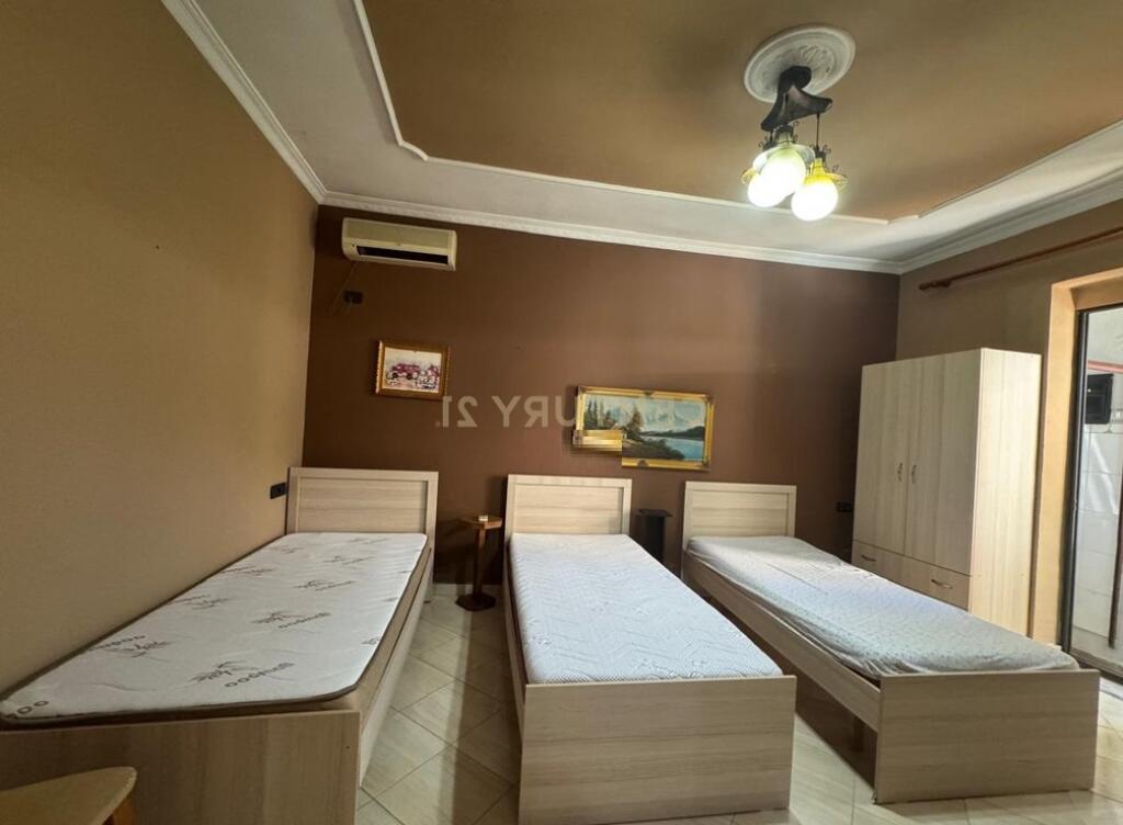 VILLA FLOOR FOR RENT 1+1 ON DIBRES STREET