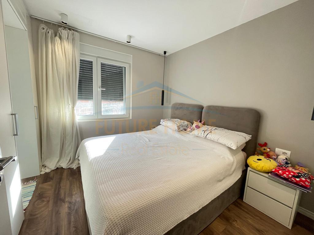 In vendita, Appartamento 3+1+2, 21 Dhjetori, Tirana.