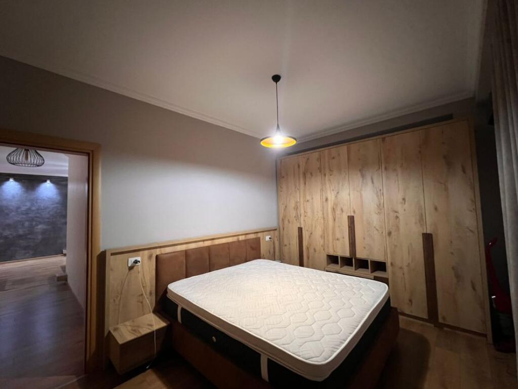 SHITET APARTAMENT 2+1+2 KOPSHTI BOTANIK