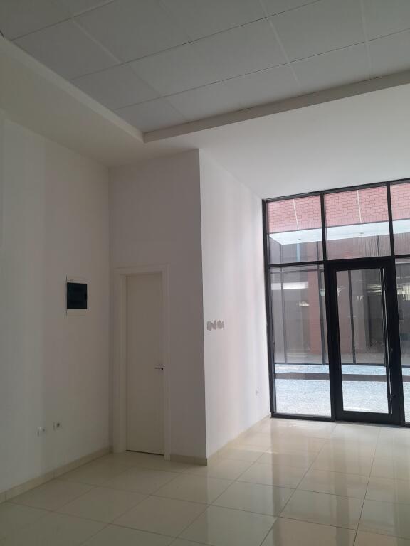 Business premises for rent Kamez