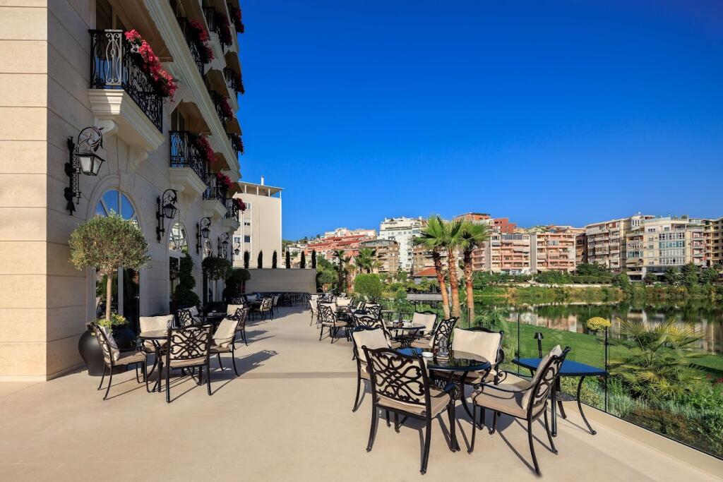 Raddison, apartament për qira 1+1+parkim tek Liqeni i Thate