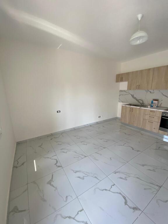 400€/month Rent 2+1+parking📍Laprakë, Tirana