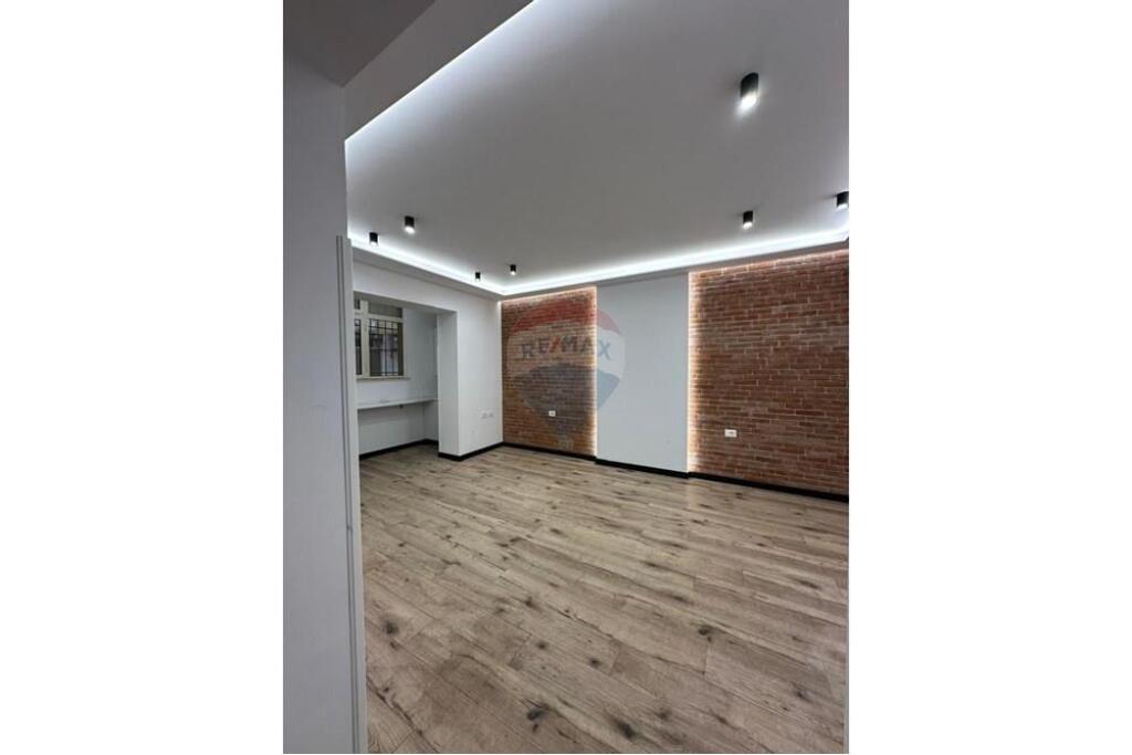 APARTMENT 1+1 FOR SALE NEAR THE LAKE !