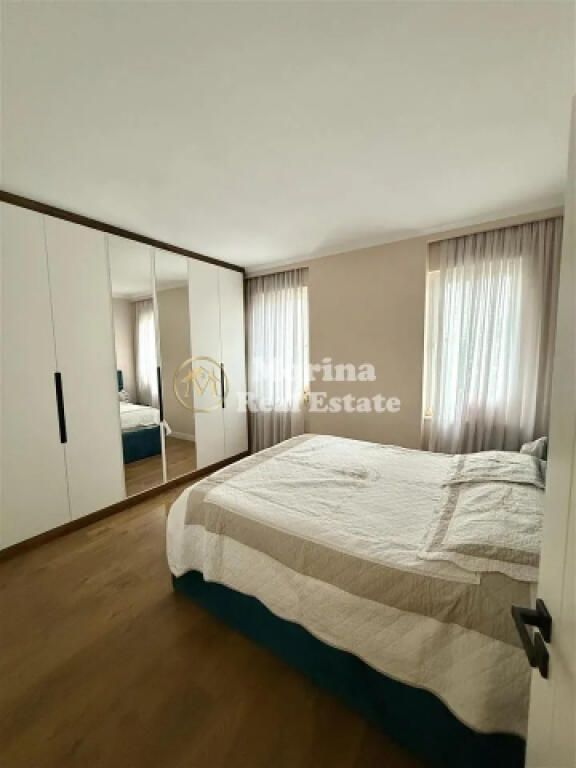 Affitto, Appartamento, 2+1+2+Balconi+Deposito, Via Elbasan, 900 euro/mese