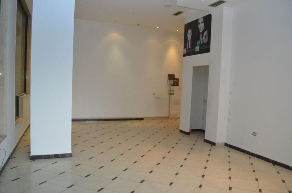 Dyqan Me Qera prane Qendres (ID BD21733) Tirane.