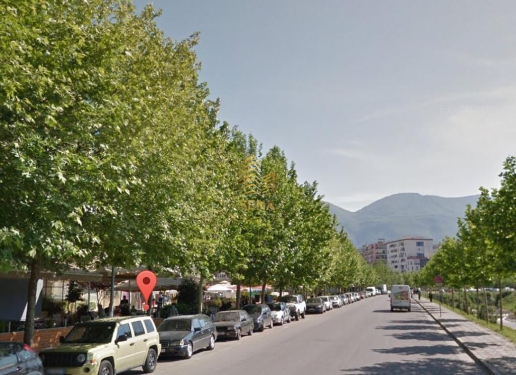 Affitto, Locale Commerciale, di fronte al Nuovo Maternità, 1300 Euro/mese Lordo