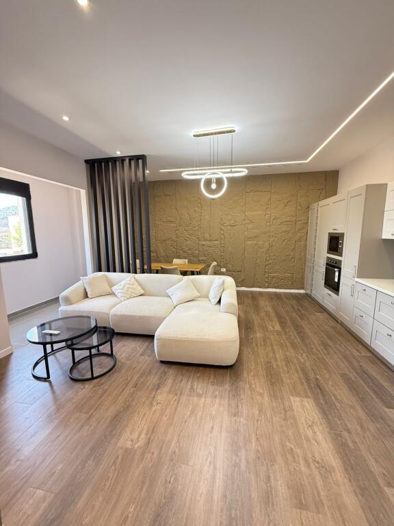 Super Apartment for rent at Kodra e Diellit (700 euro)
