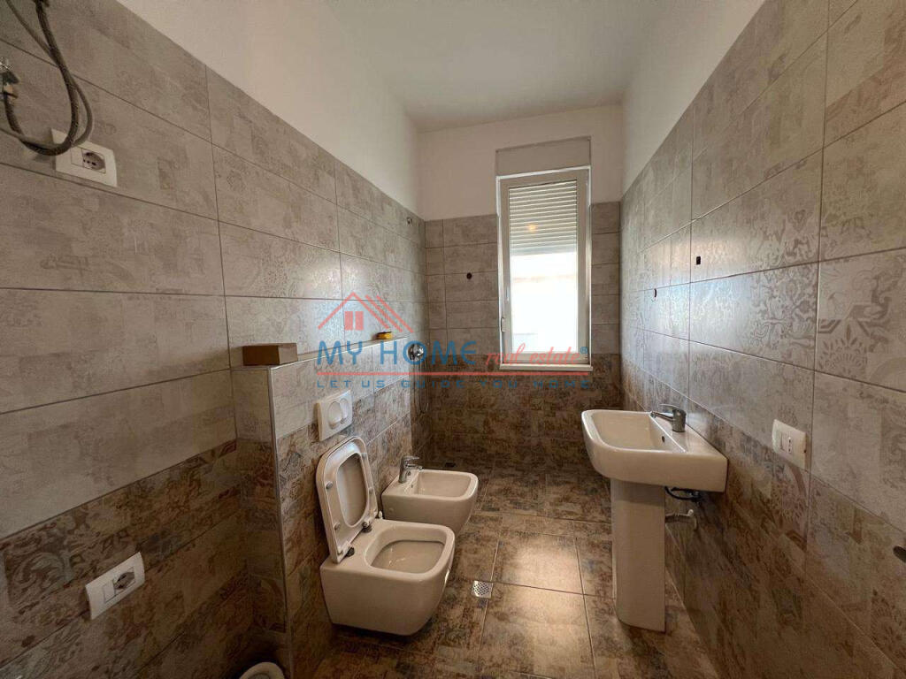 Zyre me qera 21 Dhjetori Tirane 21 Dhjetori