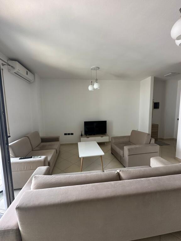 affittasi appartamento 2+1+2 in via Kosovareve