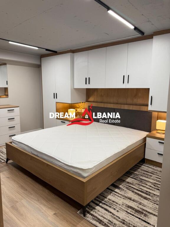 Appartamento Duplex in Affitto in Via Kavaja, vicino al Complesso Golden Park a Tirana (ID 42215326)