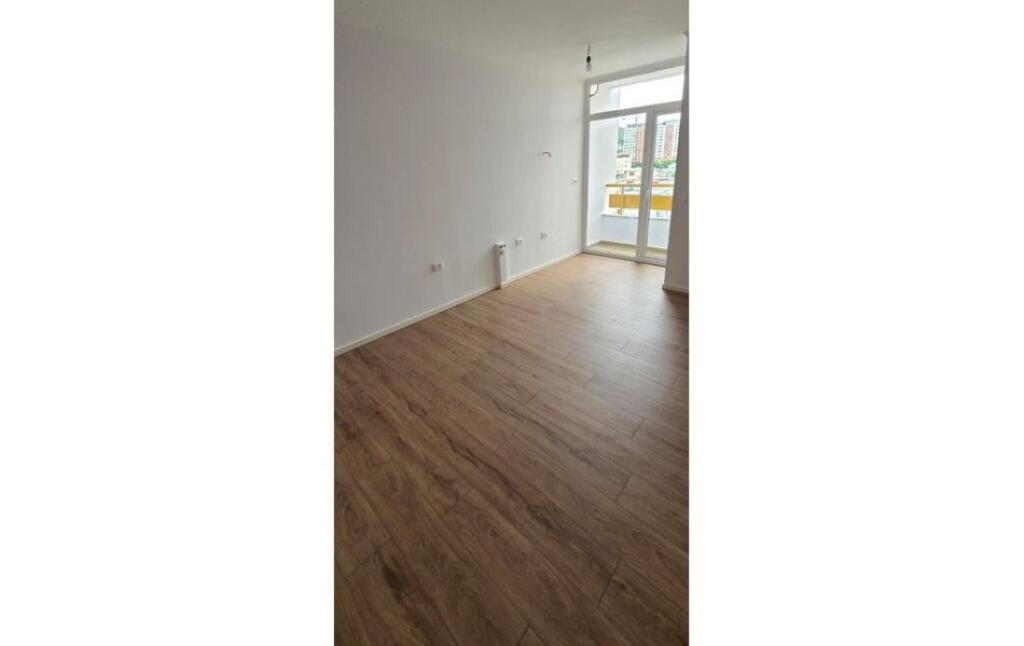 IN VENDITA, APPARTAMENTO 1+1, EX PARCO, TIRANA. TT2145