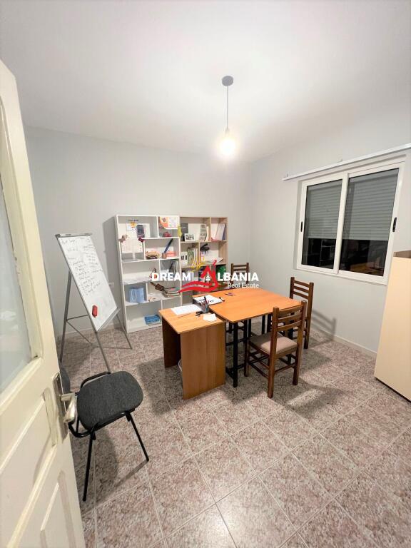 Jepet me qera ambient zyre 2+1 ne Myslym Shyri prane Ish Adidasit (ID 4261914)