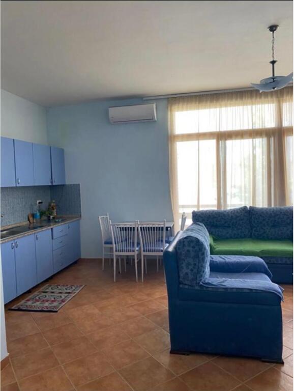 Jepet me qira Aprtament 2+1+GARAZH ne GOLEM 550 euro