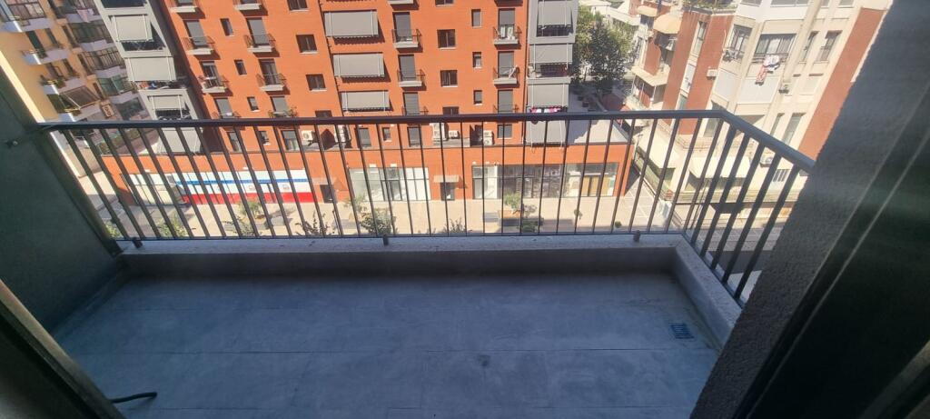 Shitet Apartament 2+1 në Qendër të Kamzës – I Sapo Përfunduar