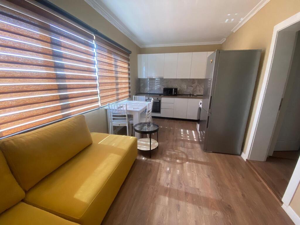 Jepet Me Qera Apartament 2+1+1 Ballkon
