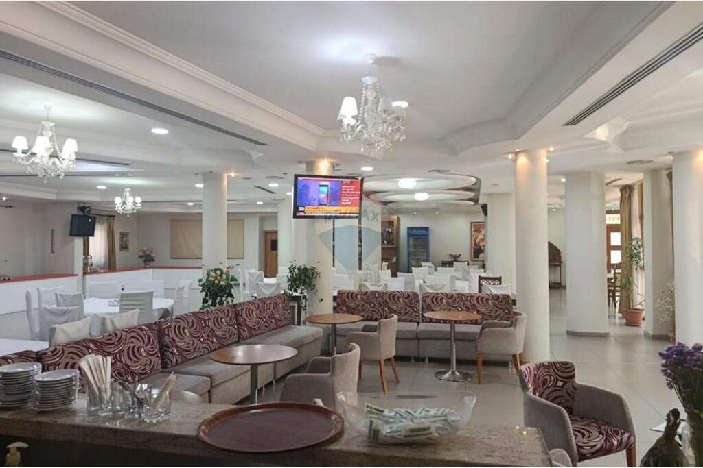 Shitet Hotel në Vaqarr, Kombinat ID: 530571004-1