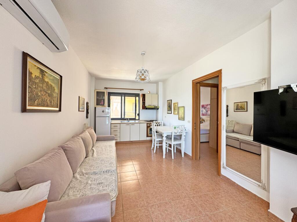 Appartamento 1+1 sulla prima linea sul mare | Shkëmbi i Kavajës, 53m²