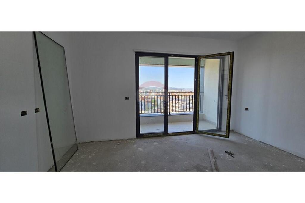 Apartment 1 + 1 for sale at Bulevardi i Ri in the Ndregjoni complex.