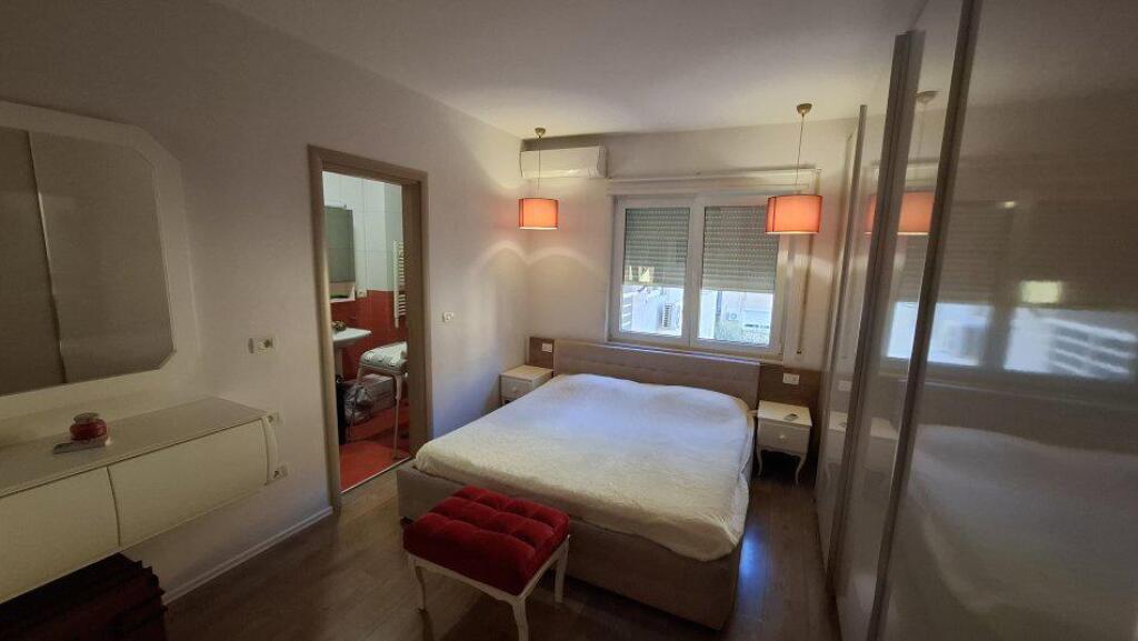 JEPET ME QERA APARTAMENT 2+1 600 EURO ALI DEMI