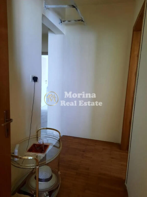 Appartamento 2+1+2 blocco Rr Dritan Hoxha , 500Euro/mese