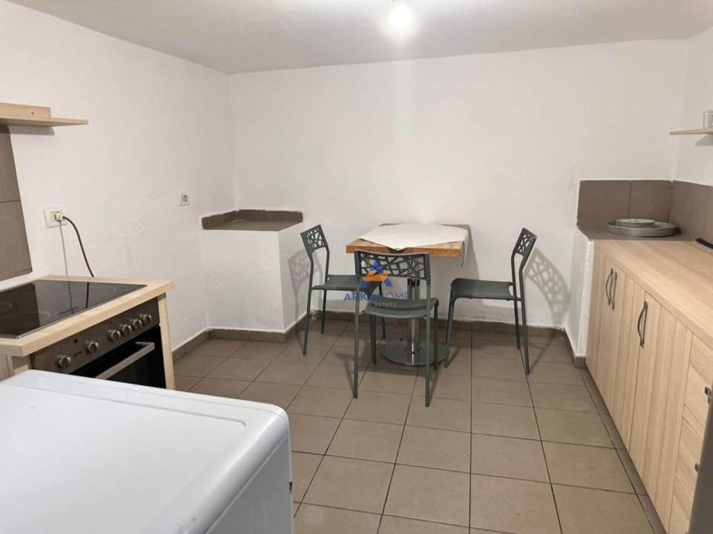 SHITET APARTAMENT 2+1+BALLKON "KOMUNA E PARISIT" 175.000 EURO.