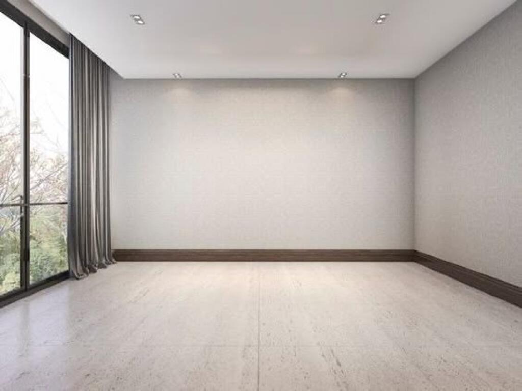 SHOP FOR RENT 25 M2 PAZARI I RI 350 EURO