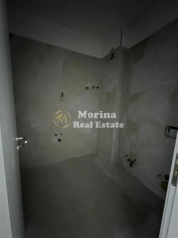 Vendesi Appartamento 1+1, Univers City, 68.000 Euro.