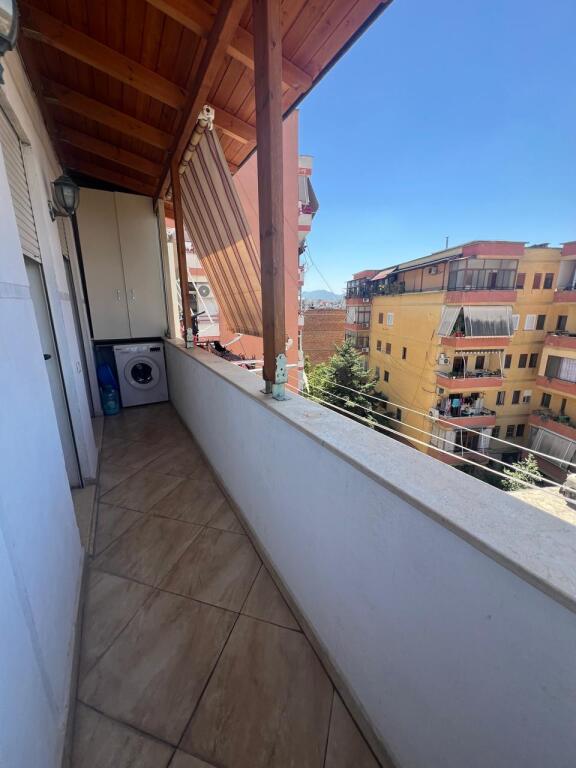 ApartMent 1+1 me Qera ne Xhamllik