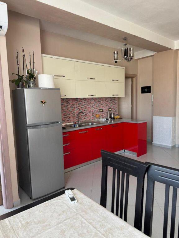 Jepet me qera 2+1 Siri Kodra