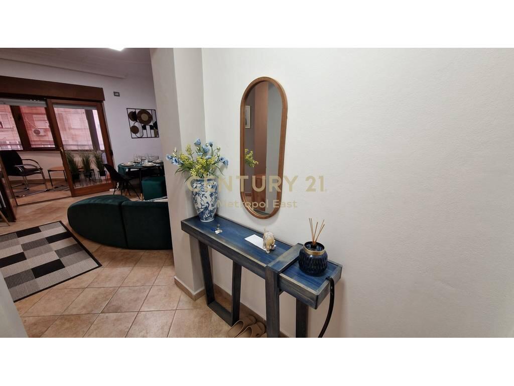 Apartment 2+1 for Rent – Near Café Europa, Barrikadave Street