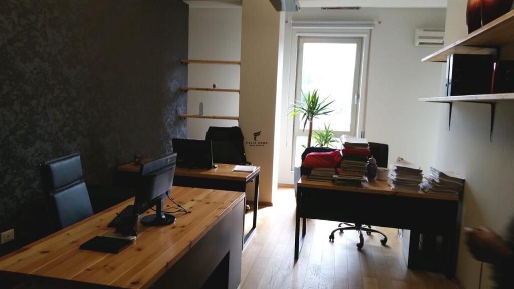 ZYRE ME QERA 131 M2 LIQENI 1800 EURO