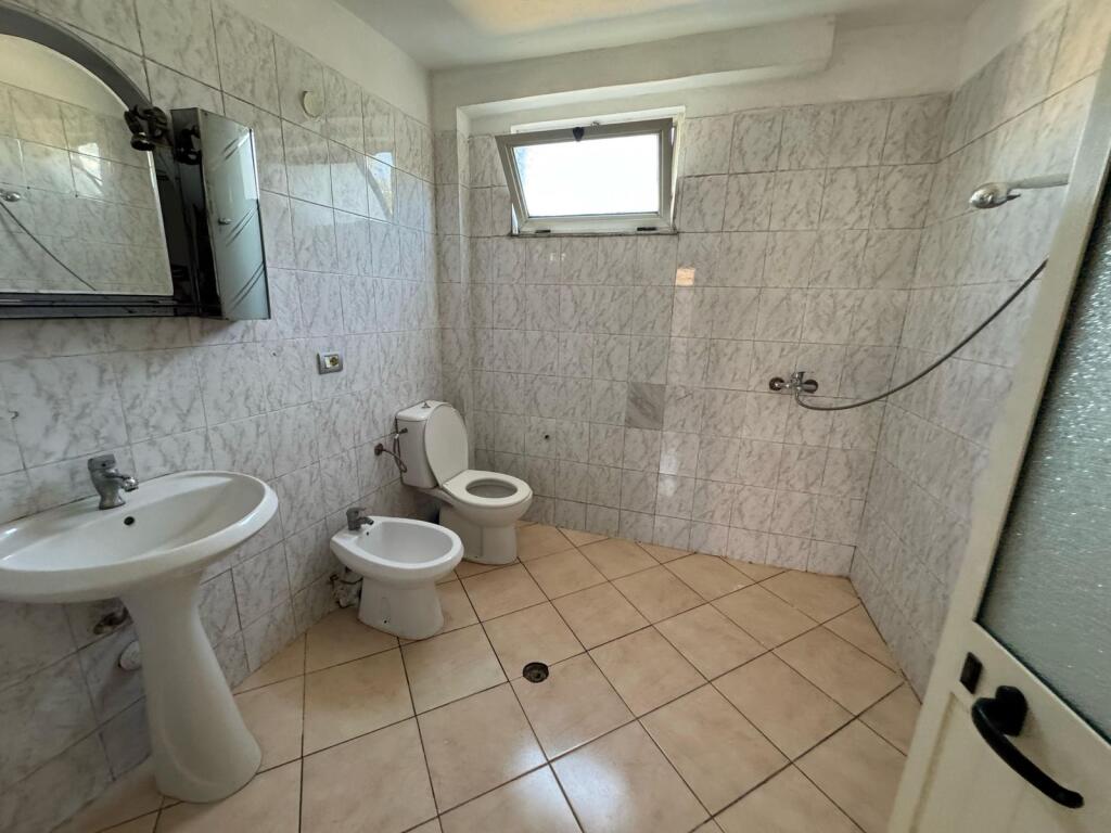 📣 AFFITTO Appartamento 1+1 📍 Selite, Vicino all'Università “Marin Barleti” 💶 Prezzo 350 Euro