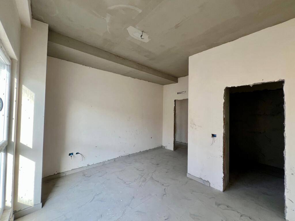 In vendita, Appartamento 2+1+2 “Laprakë”,Tirana.