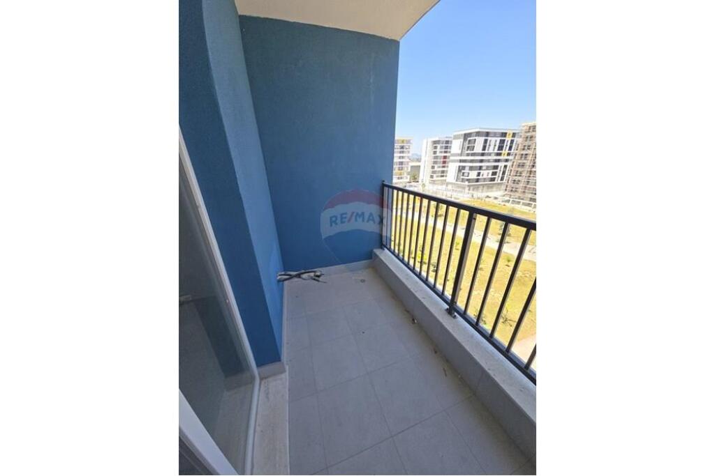 Apartment 1+1 for sale at Univers City