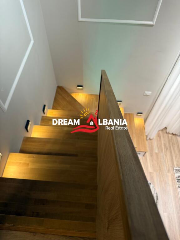 Appartamento Duplex in Affitto in Via Kavaja, vicino al Complesso Golden Park a Tirana (ID 42215326)