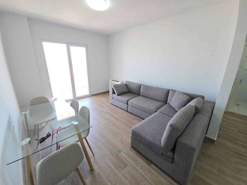 AFFITTASI SUPER APPARTAMENTO 2+1 VICINO ALLA CASERMA DEI POMPIERI DURRES