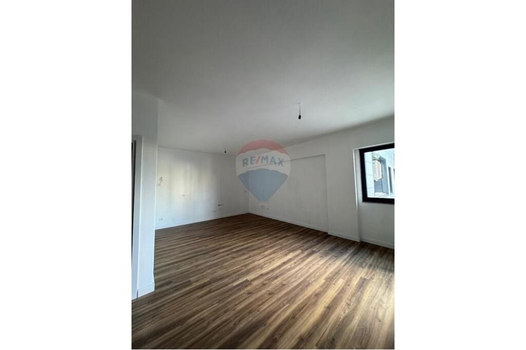 Office for rent, Oasis Residence.