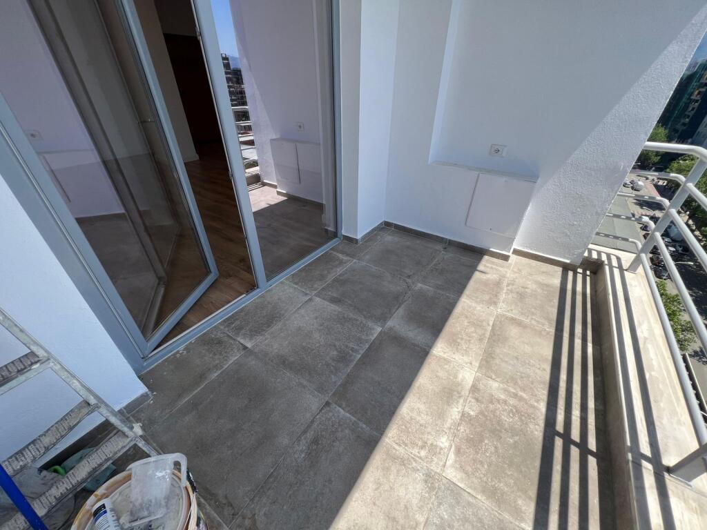 📣 VENDESI Appartamento 2+1 📍 Vicino al Complesso Delijorgji 🛣️ Via "Kavajës" 💶 Prezzo 212.000 Euro